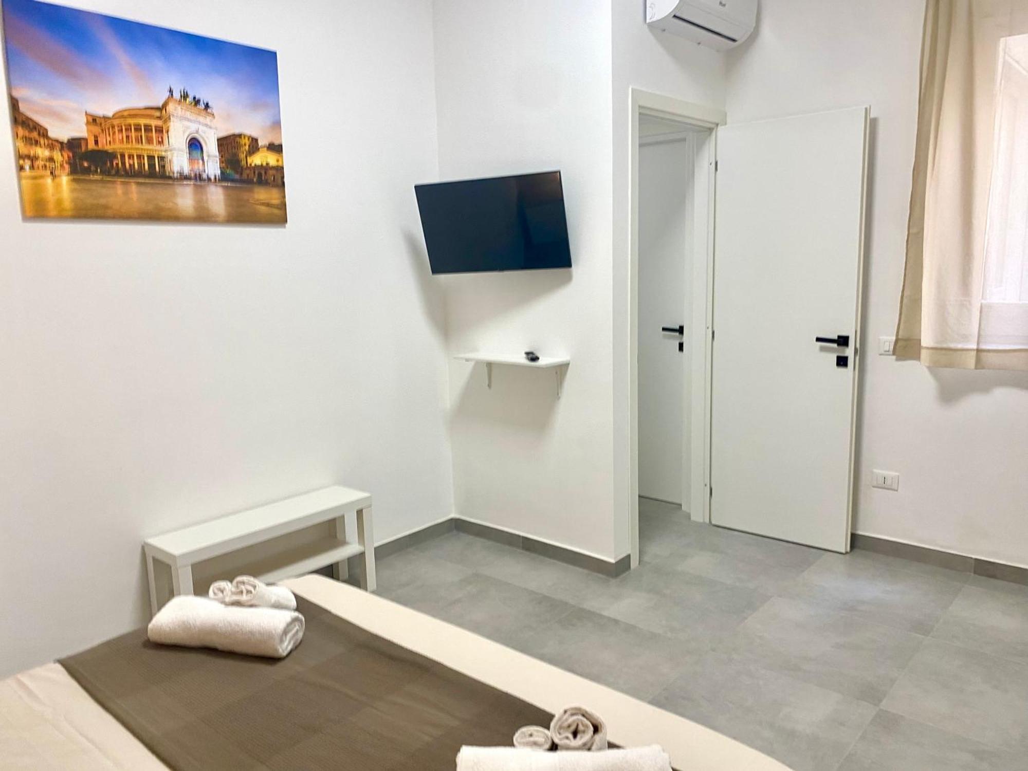 Holiday House Orlando Palermo Bagian luar foto